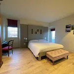 Bed & Breakfast Foresteria Antica Bastia 4*